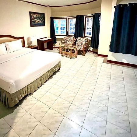 Lewiinski'S Hotel Pattaya Buitenkant foto