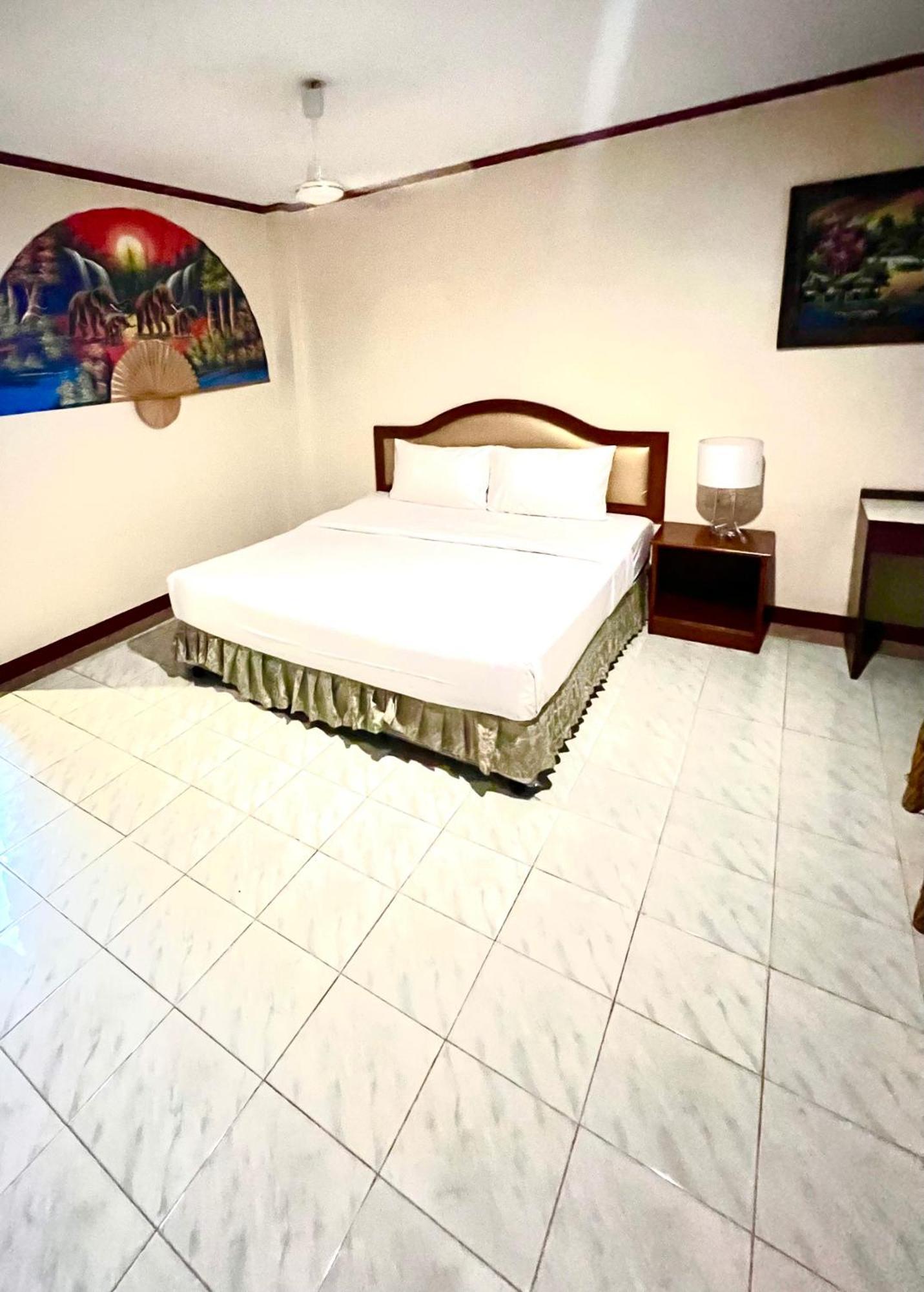 Lewiinski'S Hotel Pattaya Buitenkant foto